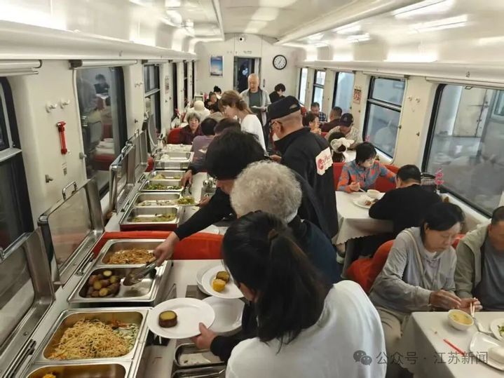 长春至西安一列车推出自助餐