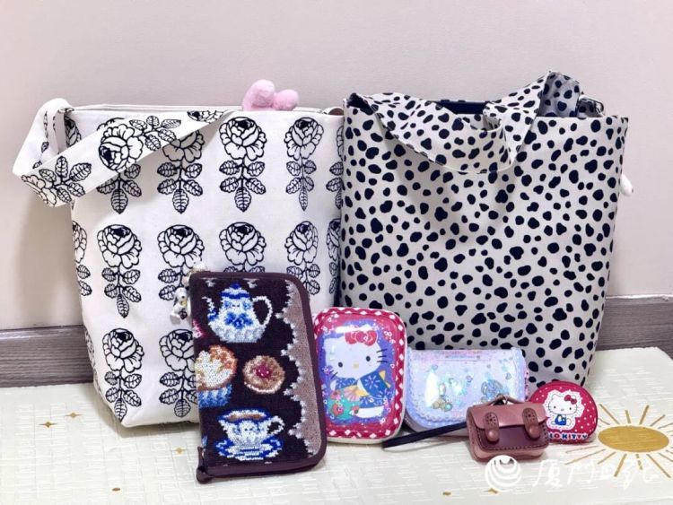 “让人越看越想买”!年轻人直播间“拼手速”抢手作包,律师提醒…… “让人越看越想买”!年轻人直播间“拼手速”抢手作包,律师提醒……