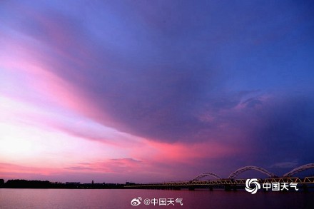 浪漫七夕 一组图看那些天空上演过的粉色浪漫