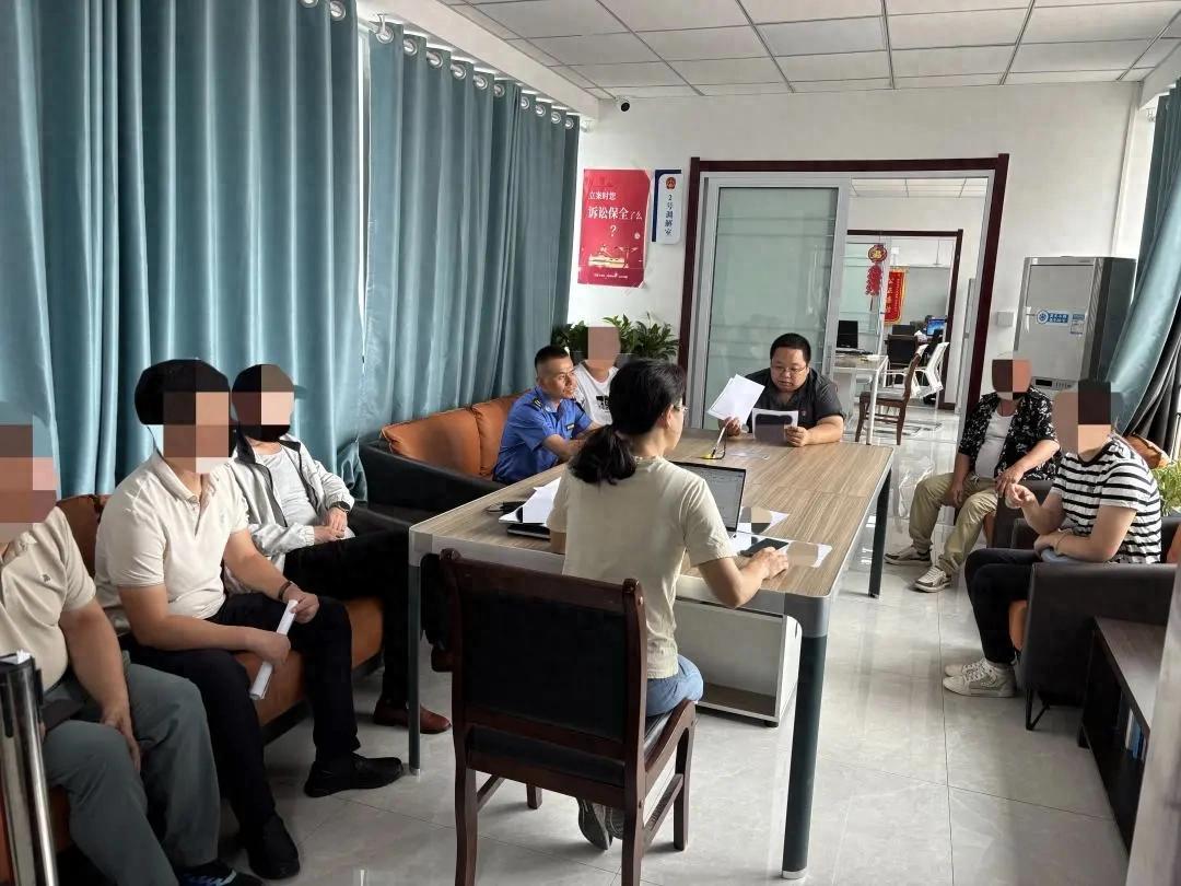 从梗阻到破局，仅用3小时！法官进驻综治中心速解82万欠薪“连环案”