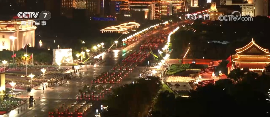 探访阅兵训练场 | 装备方队：数百台地面装备将以作战群形式展现我军强大能力