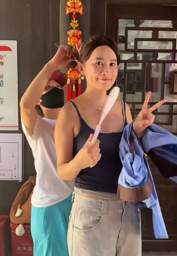 清华女博士回应“暑假兼职拍短剧一天睡3小时赚快钱”:前期多数零片酬 清华女博士回应“暑假兼职拍短剧一天睡3小时赚快钱”:前期多数零片酬