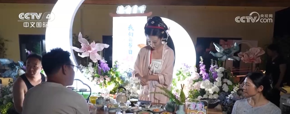 传统节日点燃“甜蜜经济” 文旅融合演绎“中式浪漫”