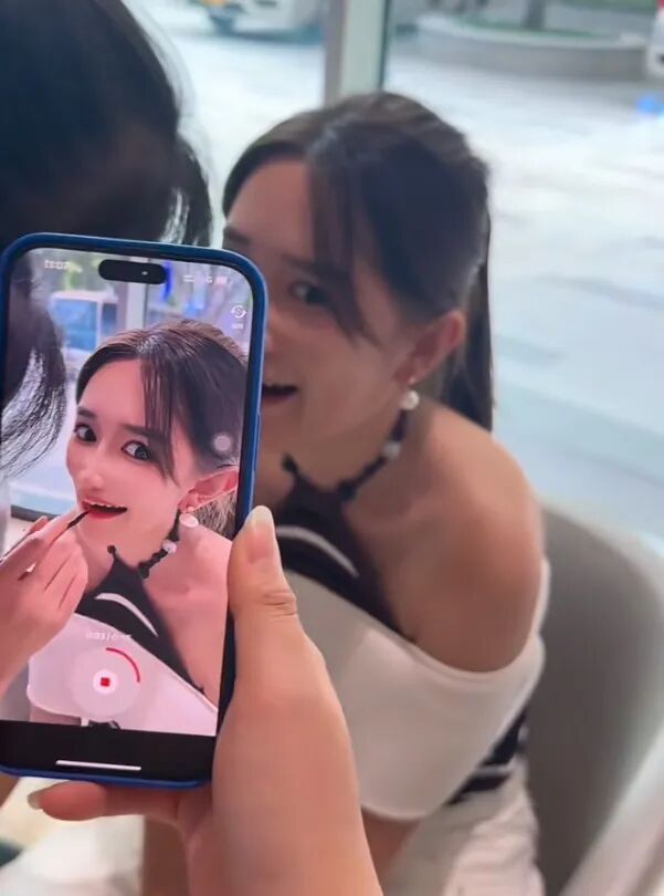 清华女博士回应“暑假兼职拍短剧一天睡3小时赚快钱”:前期多数零片酬 清华女博士回应“暑假兼职拍短剧一天睡3小时赚快钱”:前期多数零片酬