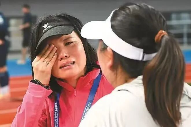 “苏超”唯一“女教头”，离不开他的力挺！
