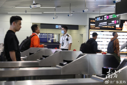 暑运广州白云机场口岸进出境人员超300万人次