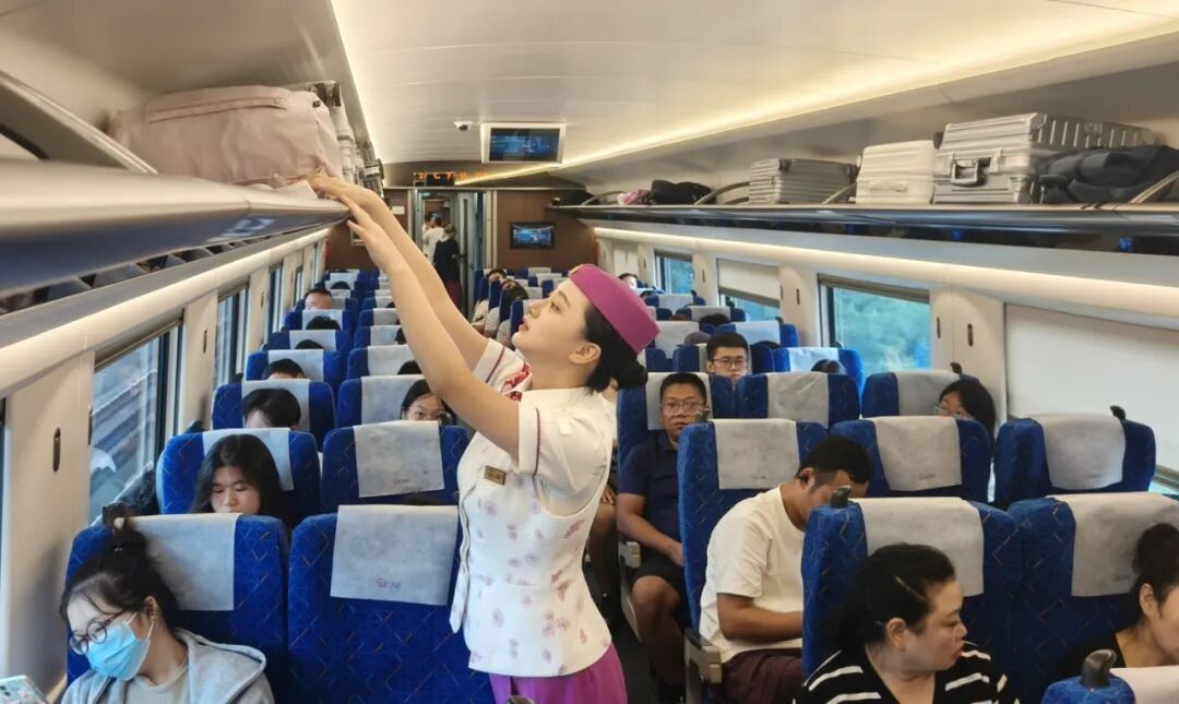 2232万人次！2025年贵州铁路暑运圆满收官