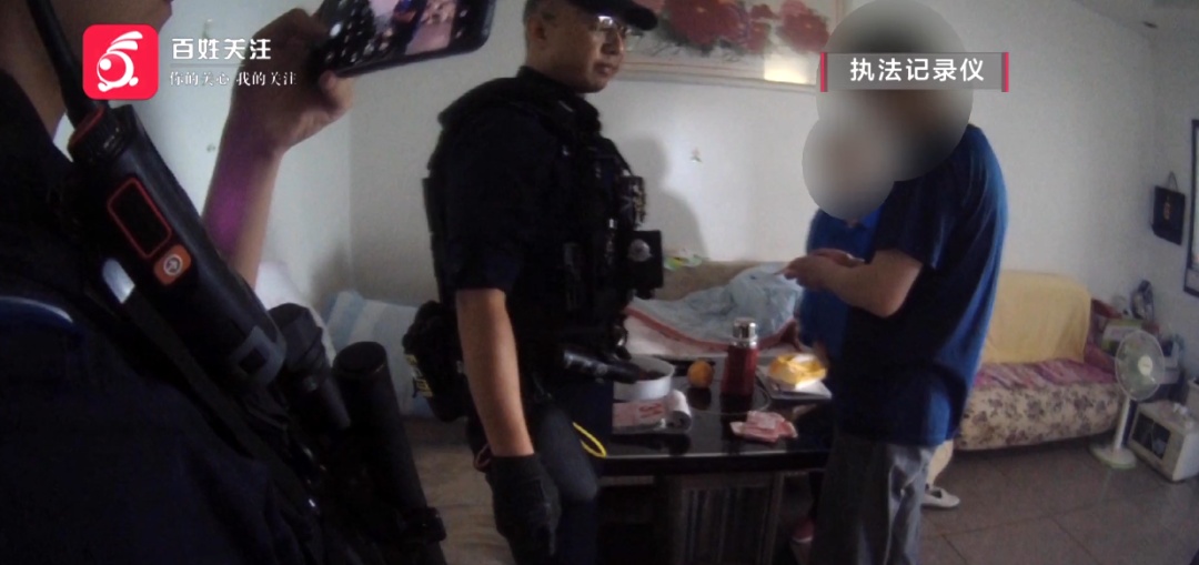 贵阳一业主懵了！家门口莫名出现4000元现金！了解真相后，大家都动容了...