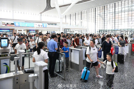 重庆火车站暑运累计发送1495.9万人次