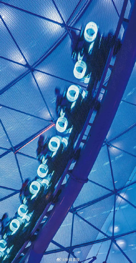 上海迪士尼创极速光轮限时全新红橙光效 上海迪士尼创极速光轮限时全新红橙光效