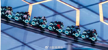 上海迪士尼创极速光轮限时全新红橙光效 上海迪士尼创极速光轮限时全新红橙光效