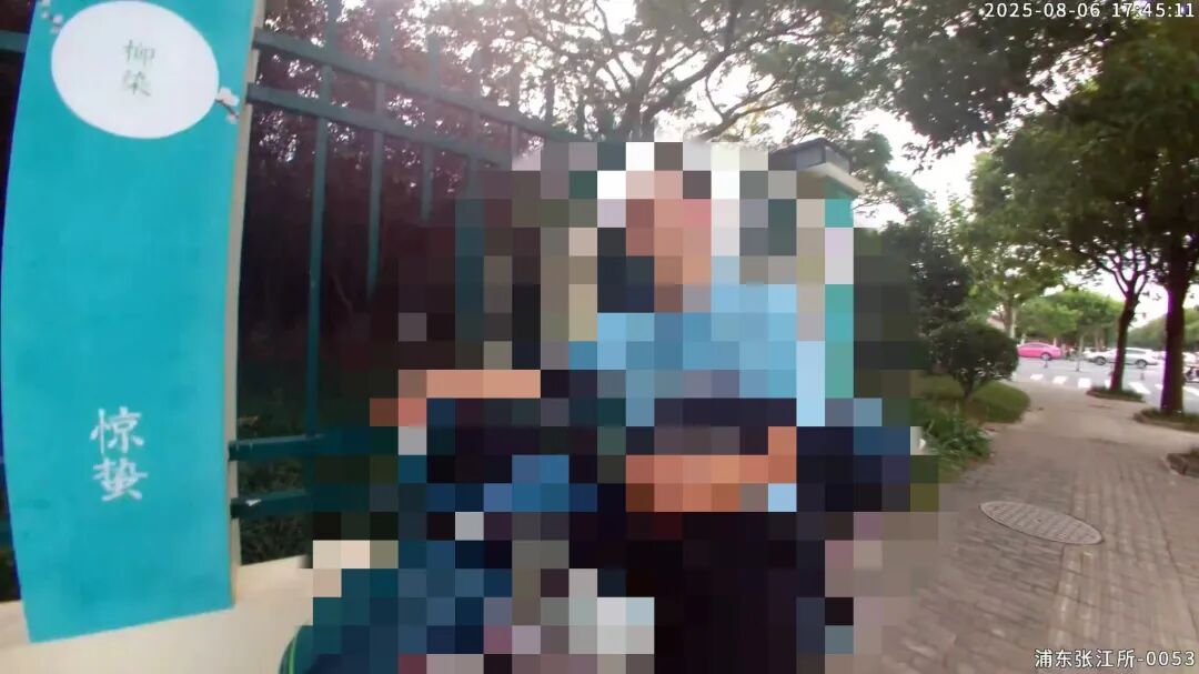 为了早日找到女朋友“脱单”，男子一口气买下6部手机