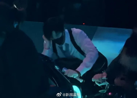 上海迪士尼创极速光轮限时全新红橙光效 上海迪士尼创极速光轮限时全新红橙光效