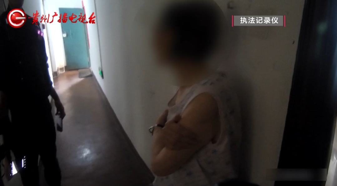 贵阳一业主懵了！家门口莫名出现4000元现金！了解真相后，大家都动容了...