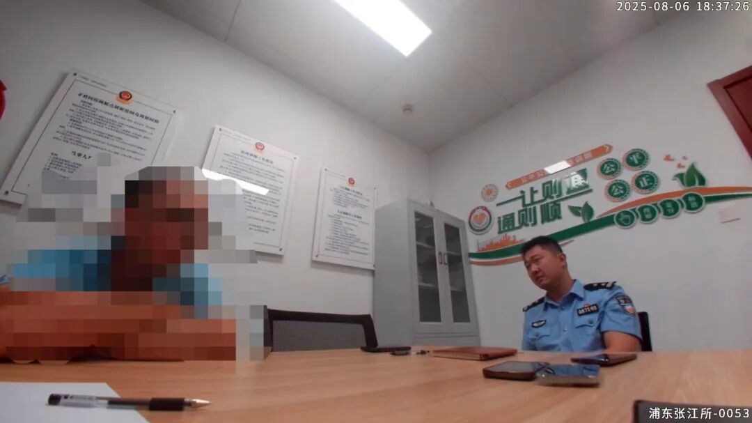 为了早日找到女朋友“脱单”，男子一口气买下6部手机