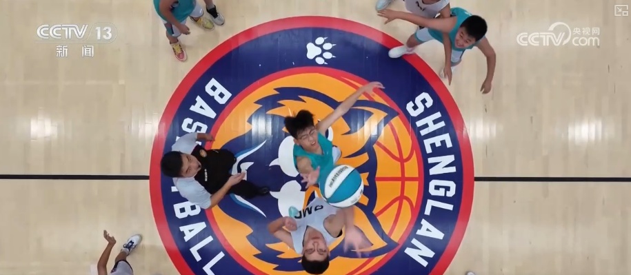 人气旺、消费热!“老空间+文化IP”化身潮酷空间 多元新场景撬动消费新引擎 人气旺、消费热!“老空间+文化IP”化身潮酷空间 多元新场景撬动消费新引擎