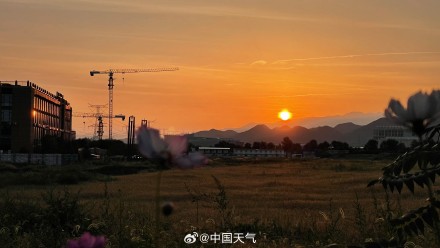 北京朝霞与日出相伴有多美