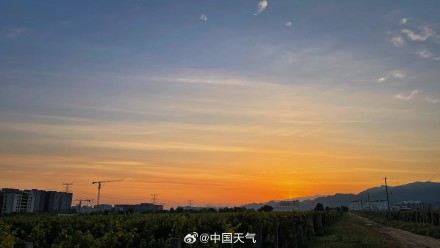 北京朝霞与日出相伴有多美