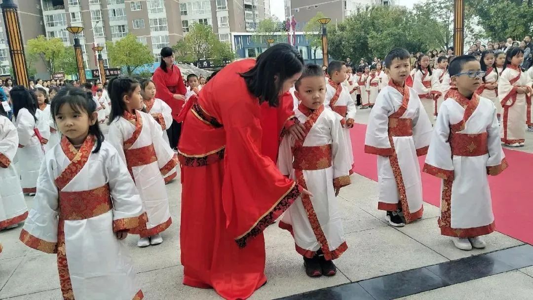 “礼”中有深意!古人开学也“仪式感”满满! “礼”中有深意!古人开学也“仪式感”满满!