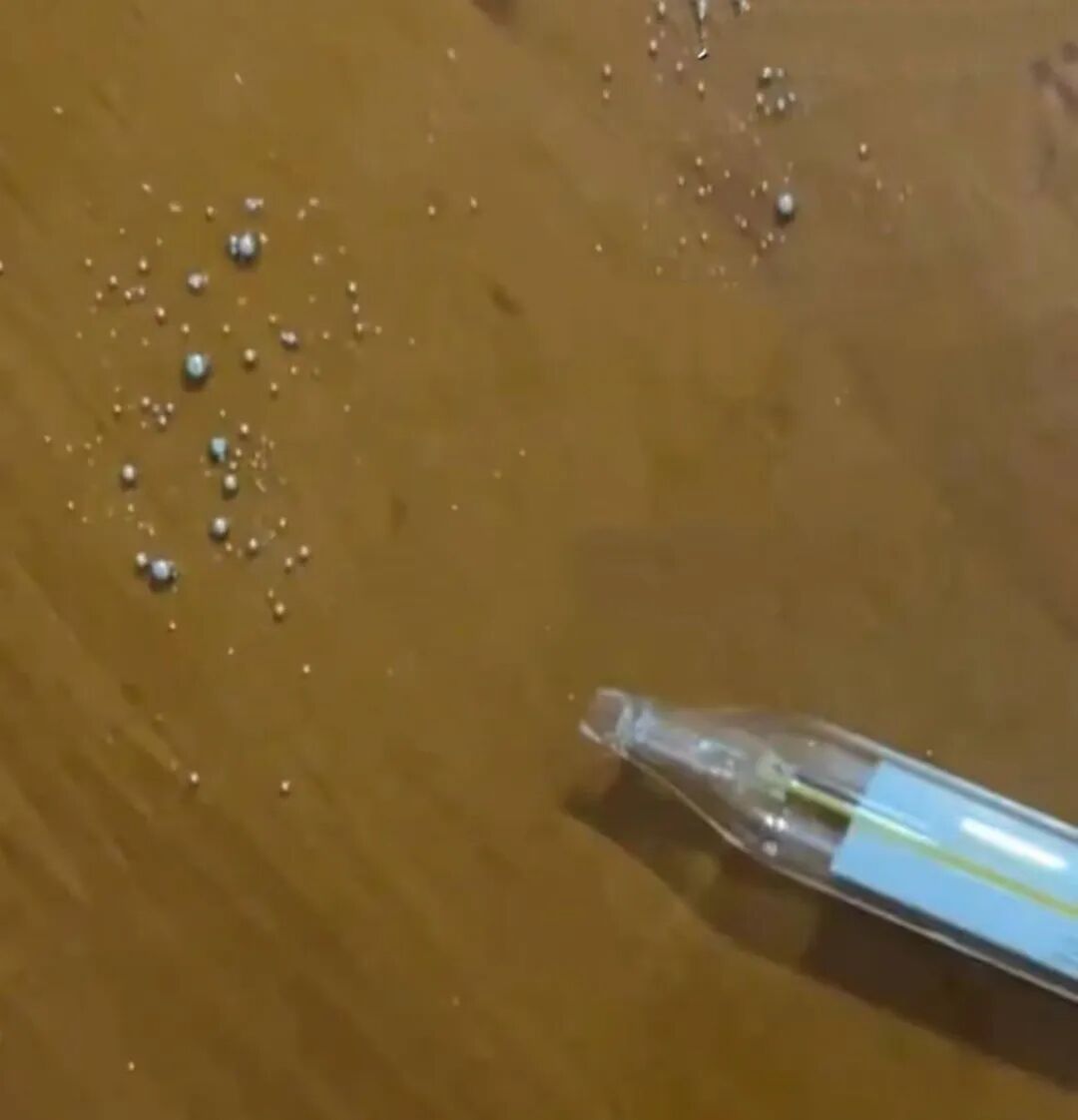 女儿一个好奇操作，妈妈不慎喝下含水银的水！还能自救吗？