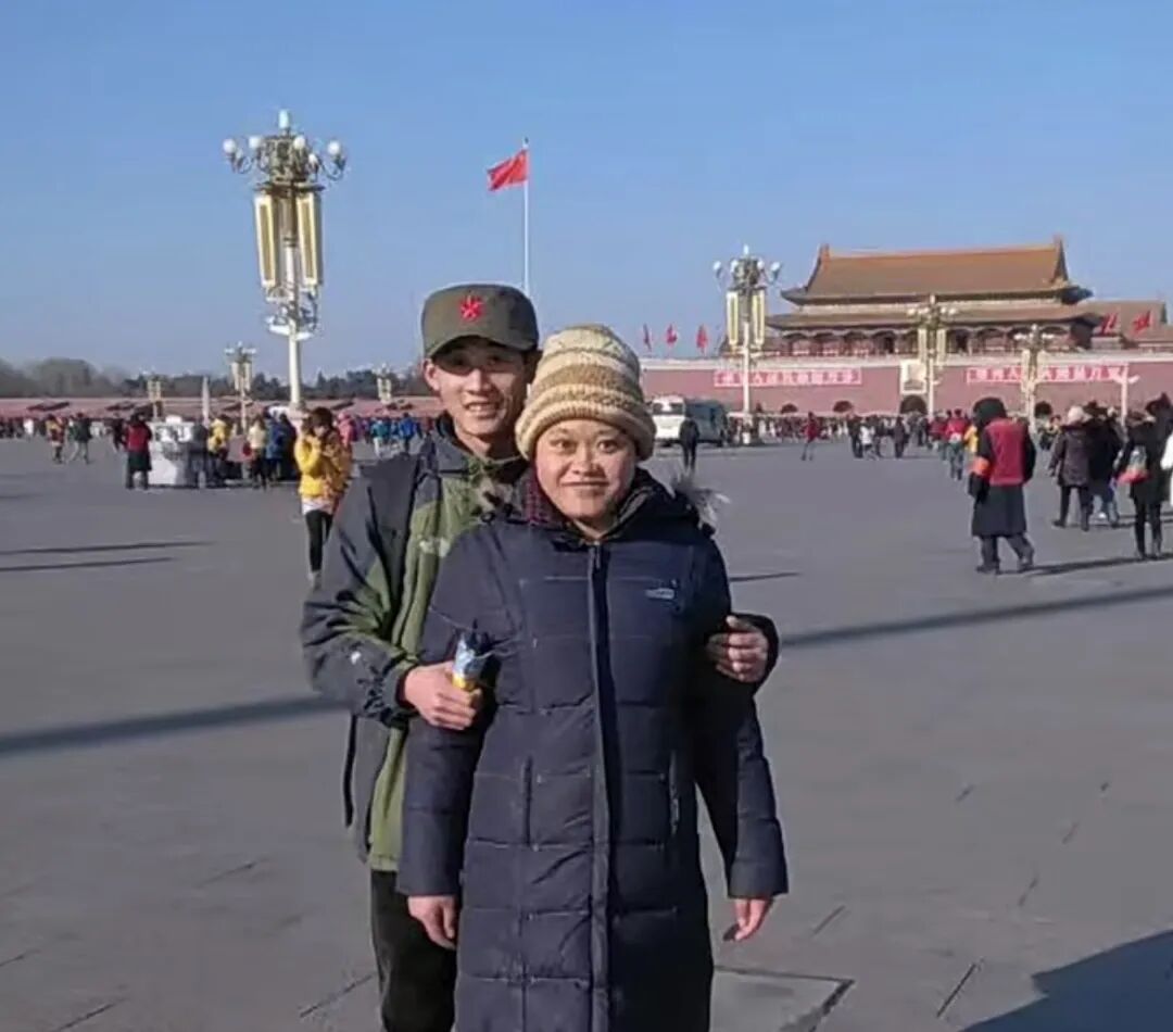 12年了，他被称为"最深情的男人"！网友：又相信爱情了