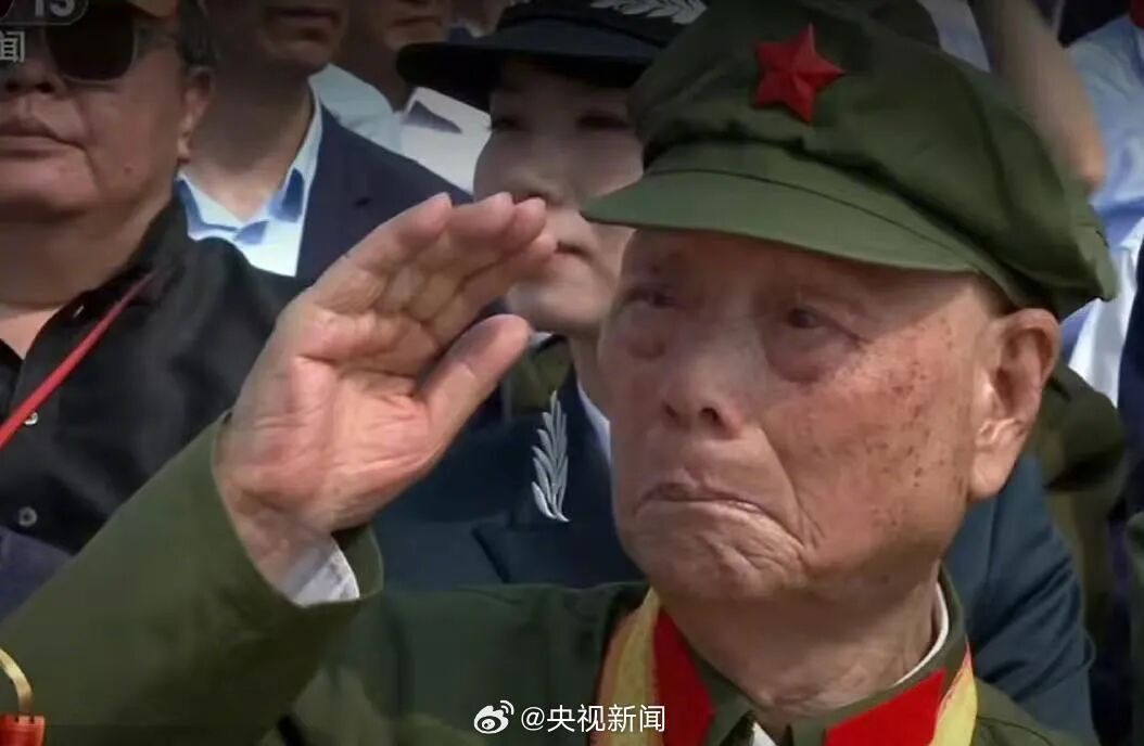 今天上午的这8个瞬间，让我们热泪盈眶！