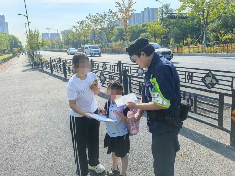 急死妈妈了!一年级女儿独自去报到!找到时已步行6公里 急死妈妈了!一年级女儿独自去报到!找到时已步行6公里