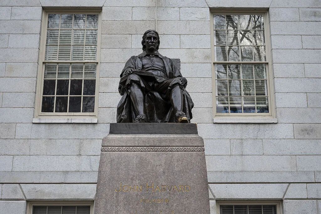 特朗普政府冻结哈佛大学超20亿资金！美国法官：系非法