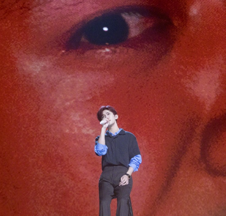 歌手易烊千玺突然自曝：身体出状况！紧急提醒：千万别这样做