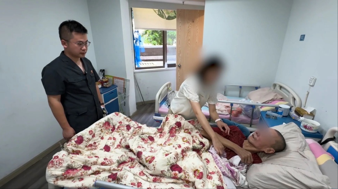 痴呆老父亲起诉女儿分房产,法官调查发现继母已经转走上百万元…… 痴呆老父亲起诉女儿分房产,法官调查发现继母已经转走上百万元……