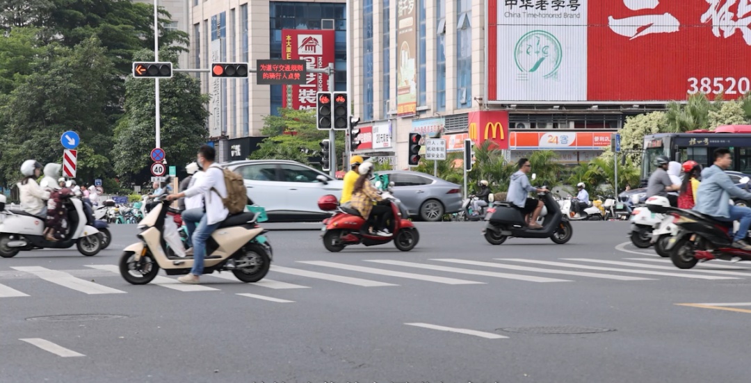 配送员工作中猝死，保险公司以“既往症”为由拒赔，法院判了！