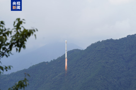 我国成功发射试验二十九号卫星