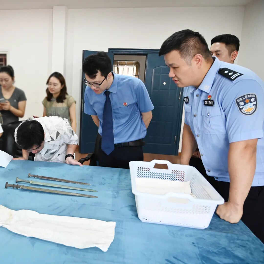 被盗青铜古剑从判决书中“消失”了…… 被盗青铜古剑从判决书中“消失”了……