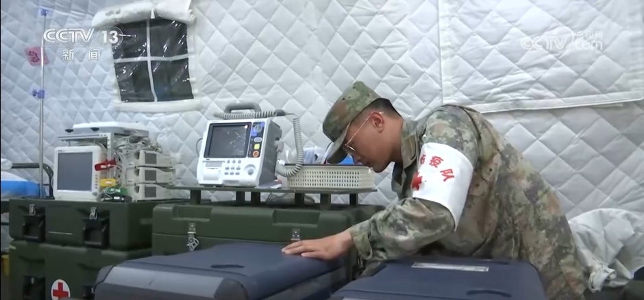 用实际行动展现使命与担当 看阅兵训练场上“白衣战士”的风采