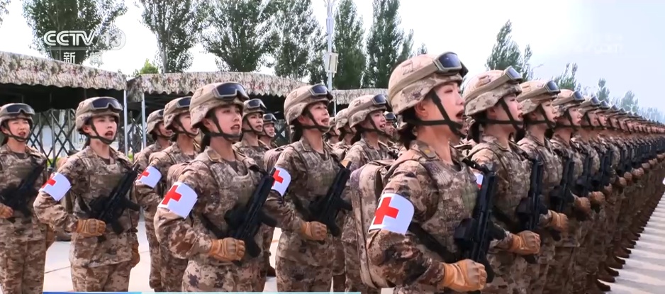 用实际行动展现使命与担当 看阅兵训练场上“白衣战士”的风采