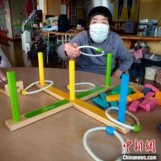 这座被群山包围的小城，何以将木头“玩”转全球？