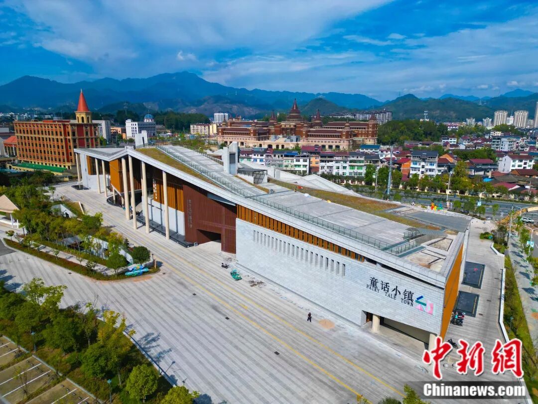 这座被群山包围的小城，何以将木头“玩”转全球？