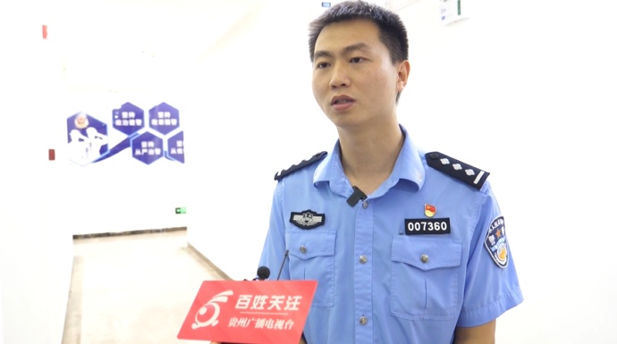 为了“抓小三”,女子踩碎保时捷玻璃?贵阳警方辟谣:假的!系摆拍! 为了“抓小三”,女子踩碎保时捷玻璃?贵阳警方辟谣:假的!系摆拍!