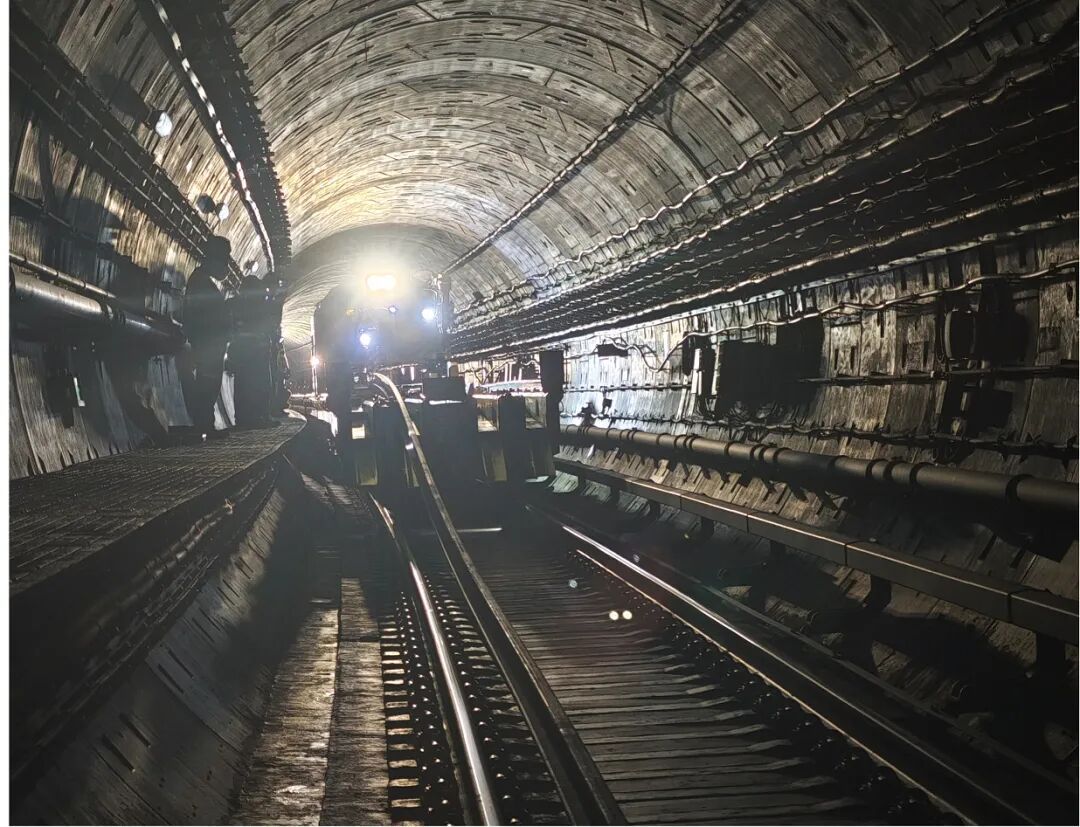 广州地铁一号线及二号线(昌岗-三元里)已全部完成换轨大修 广州地铁一号线及二号线(昌岗-三元里)已全部完成换轨大修