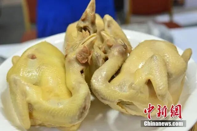 冲上热搜！全红婵哥哥做的这道白切鸡，让网友吵翻了？