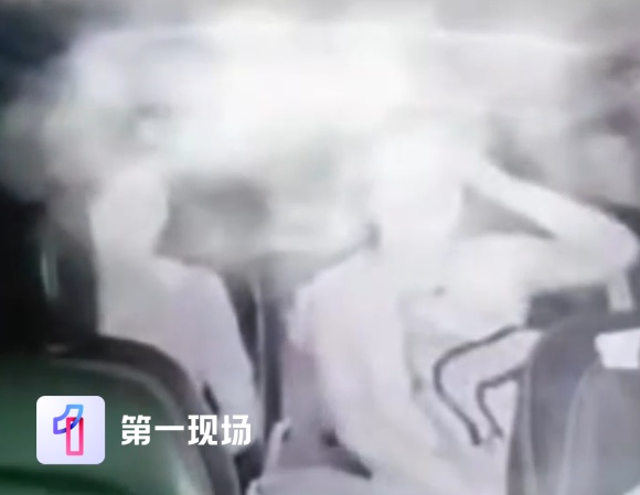 两女子欺骗路人，深圳警方：二人被依法行拘