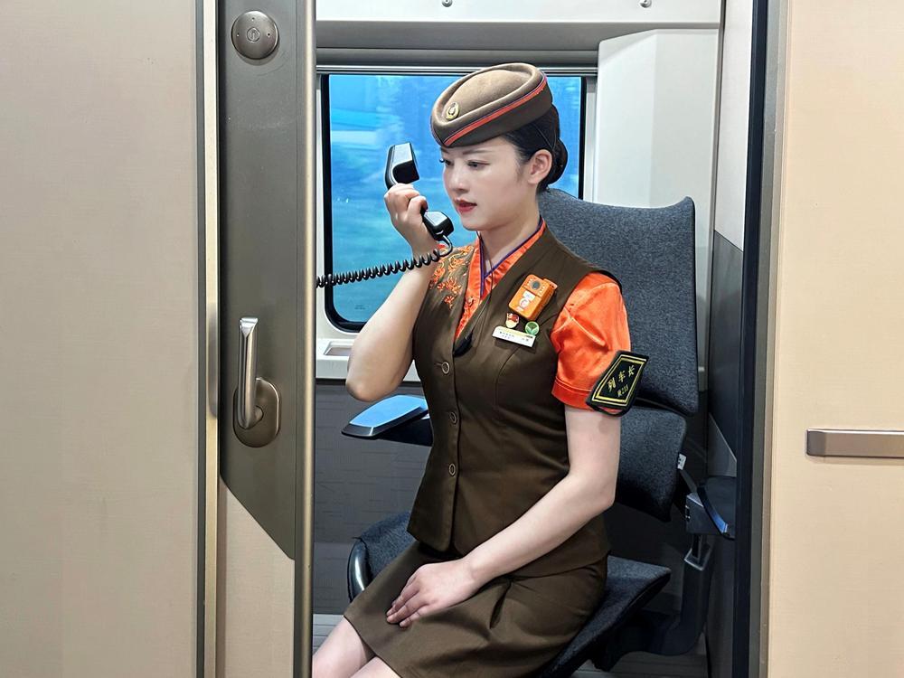 高铁列车上的这些“门”道你知道多少 高铁列车上的这些“门”道你知道多少