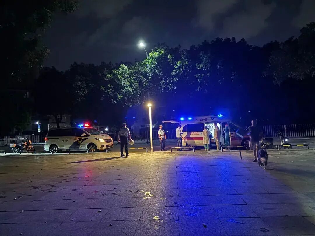 女子中元节深夜遛狗,听到桥下微弱呼救声,女子:以为是幻觉,一边害怕一边报警 女子中元节深夜遛狗,听到桥下微弱呼救声,女子:以为是幻觉,一边害怕一边报警