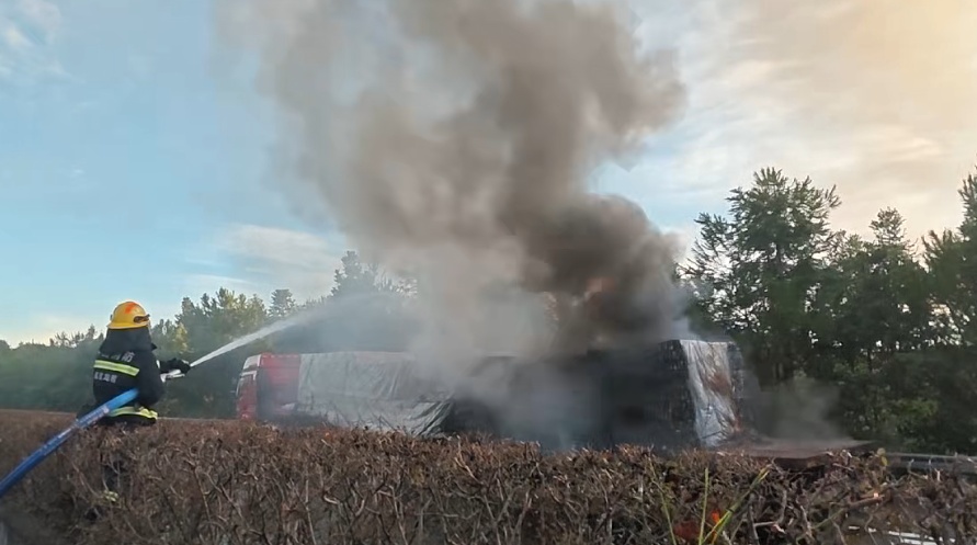 损失20万元！31吨罐装啤酒差点全没了……