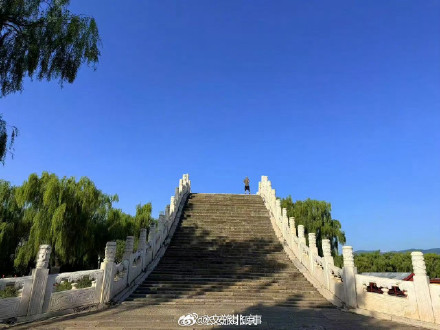 舒朗！北京秋天氛围感越来越浓了