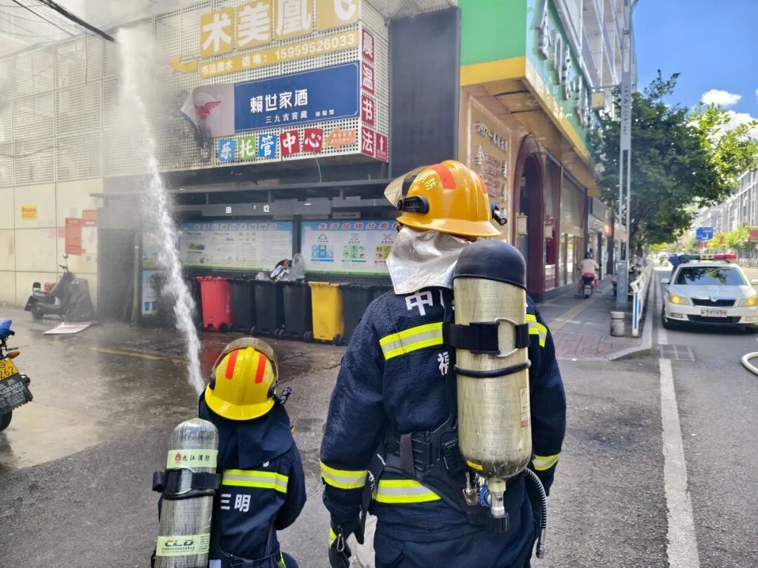 街头电线突然 "发火"，短路、漏电、过载…你最该防的是它！