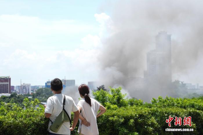 菲律宾马尼拉中央商务区发生火灾