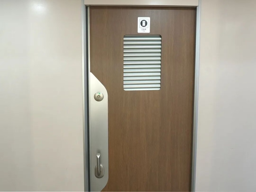 高铁列车上的这些“门”道你知道多少 高铁列车上的这些“门”道你知道多少