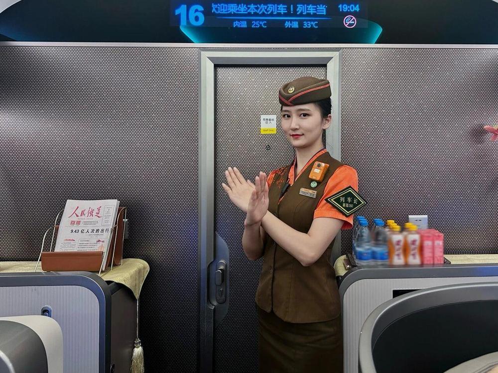 高铁列车上的这些“门”道你知道多少 高铁列车上的这些“门”道你知道多少