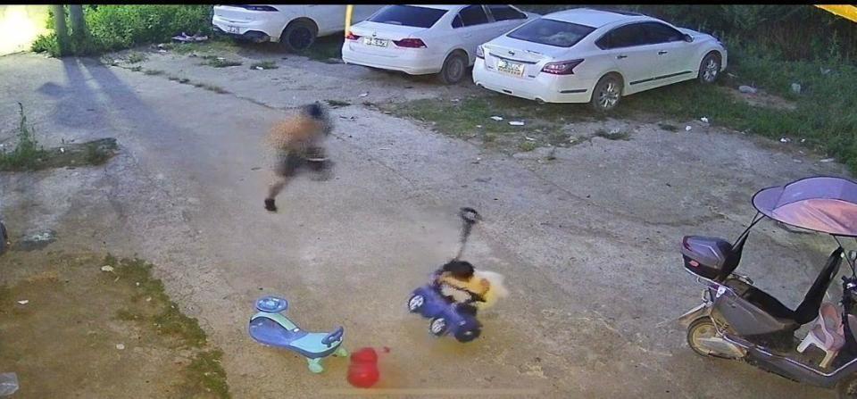 极限冲刺救女儿的“超人爸爸”找到了：多亏自己摔倒后滑了一段，不然可能救不到孩子